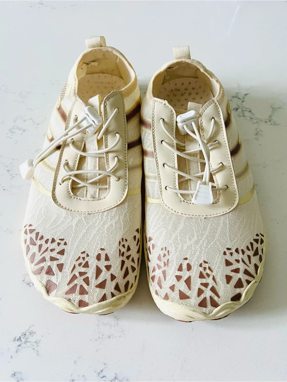 Barefoot Aqua shoes Light Beige suitable for swimming, beach & hiking size 9.5
